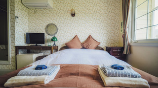 デザイン ルーム ダブルベッド 1 台 パーシャルシービュー