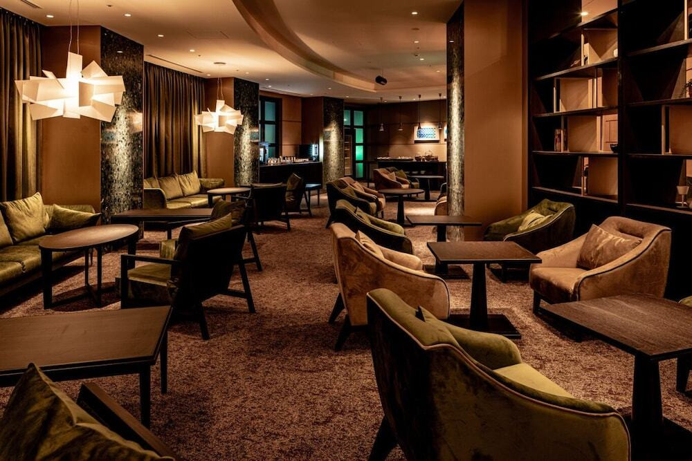 ゆったり過ごせる専用ラウンジで大人時間を味わう3759150