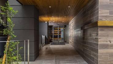 施設の入り口 / 13