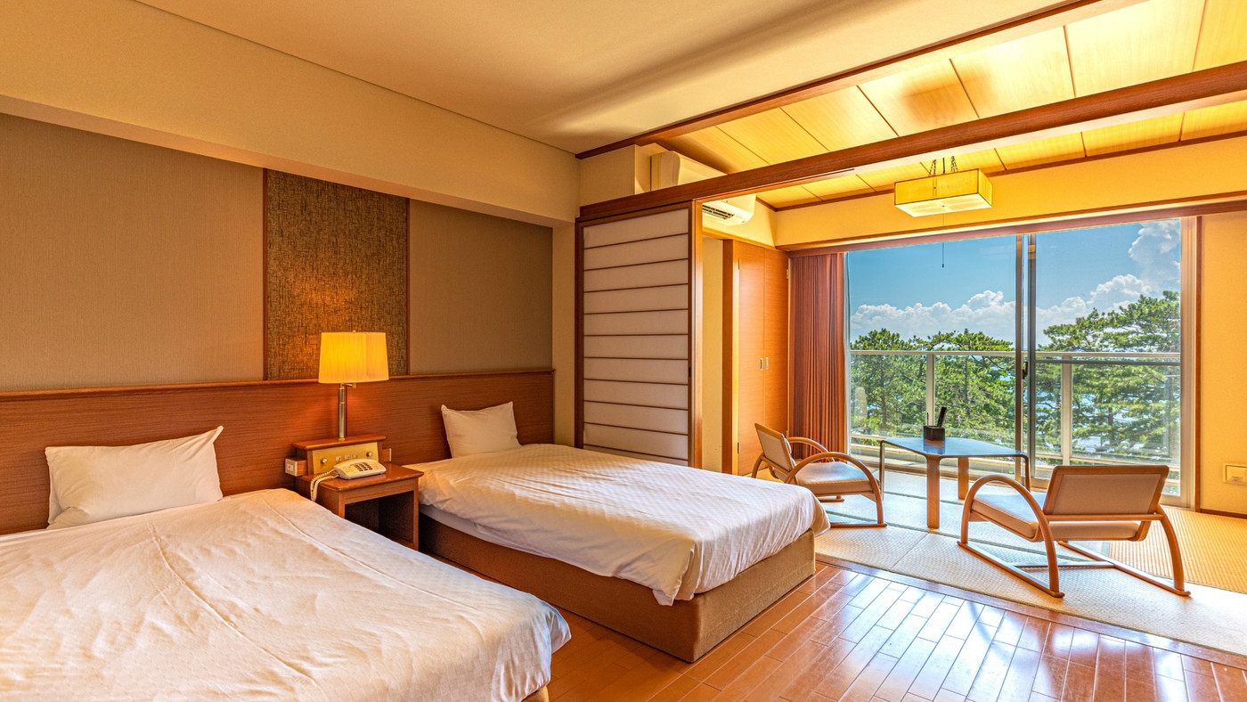 鯛茶漬けをとるか、ビーチでピクニック気分を味わうか。4010674