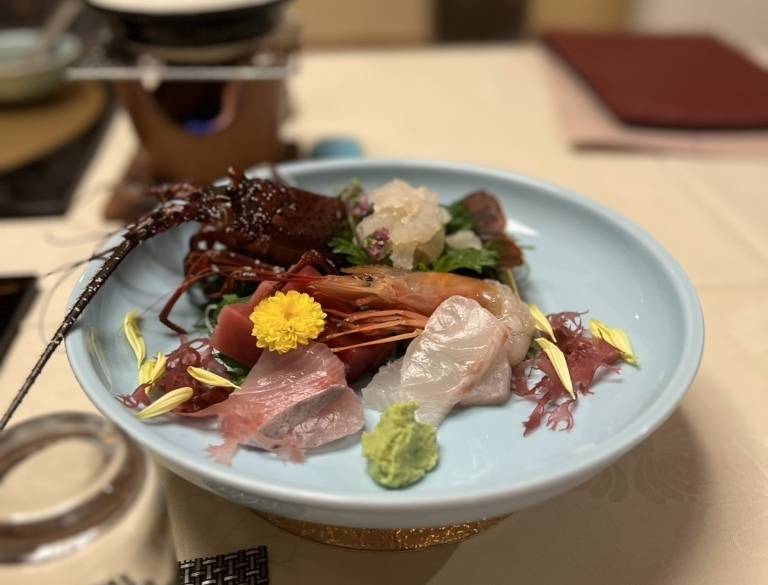 大人も子どもも満腹
和会席を部屋食で
 / 3