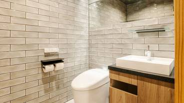 客室トイレ一例 / 15