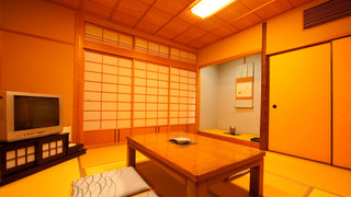 １階【露天風呂+内湯付き】（１０畳+８畳）広縁　箱庭付き [和室] [禁煙] [ガーデンビュー]