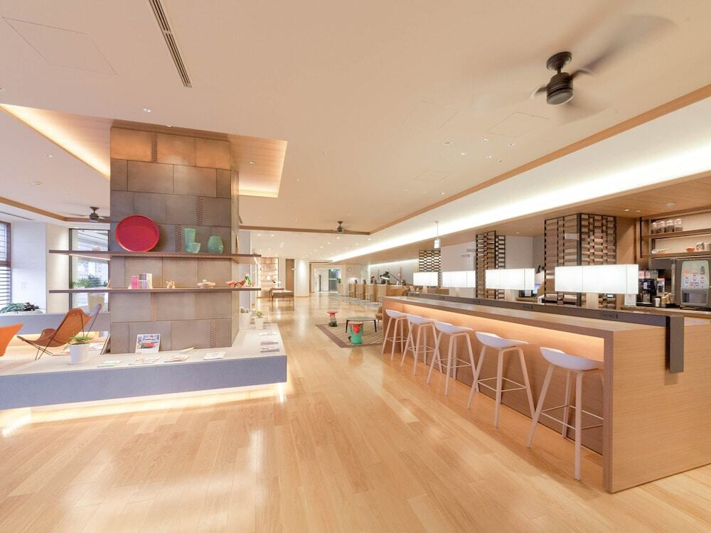 ロビーラウンジ