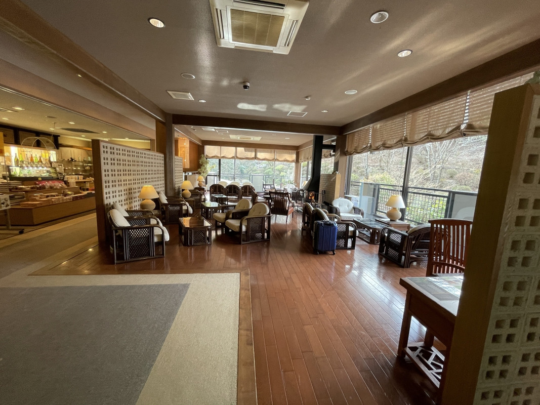 ロビーの横にはお土産売り場があります