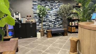 ロビー応接スペース / 3