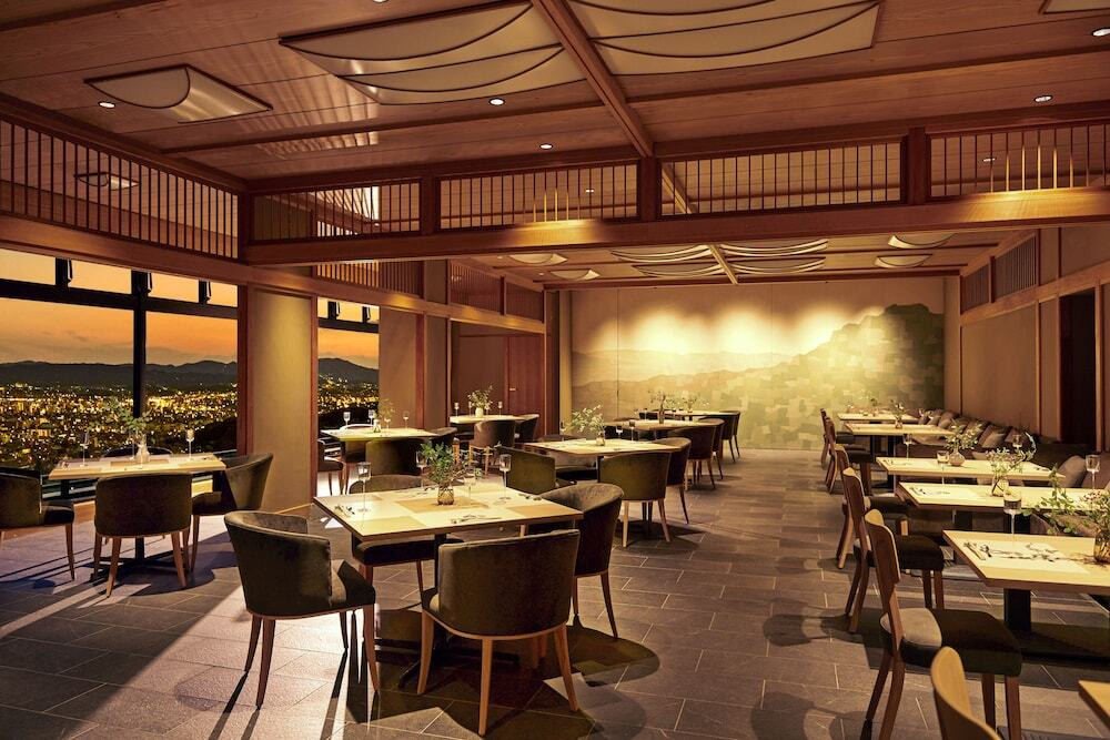 食事処「ANDO HOTEL TERRACE 若草山」　夕景