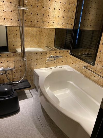 広くて煌びやか。派手です(笑)
