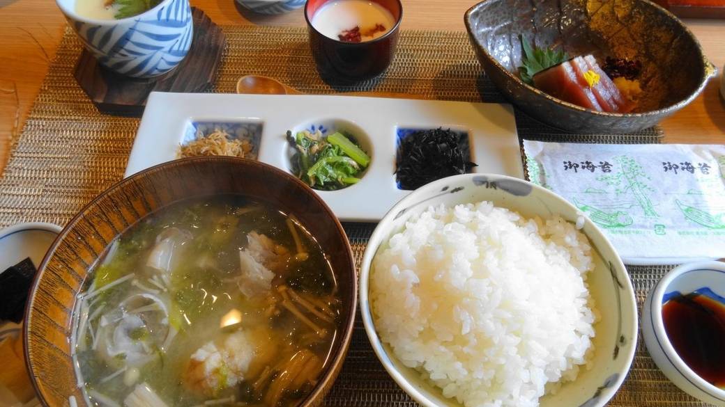 その場で焼かれる干物
食欲そそる朝の和食膳 / 4