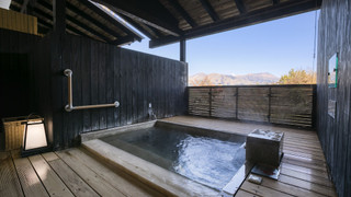 デラックス和洋室　タイプＢ（露天風呂付き/ 定員2〜5名/チェックイン18時まで / 最終夕食時間19:30）