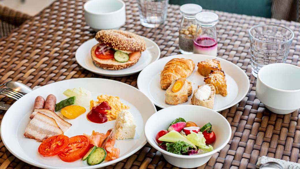 健康長寿を意識した
朝食ブッフェ / 2