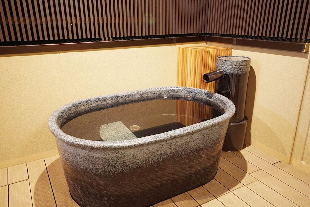 信楽焼の陶器風呂でまったり♪京おばんざい朝食も楽しみなお宿4376153