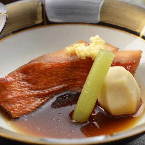 駿河湾の新鮮魚介を
刺身や漁師焼で豪快に / 3