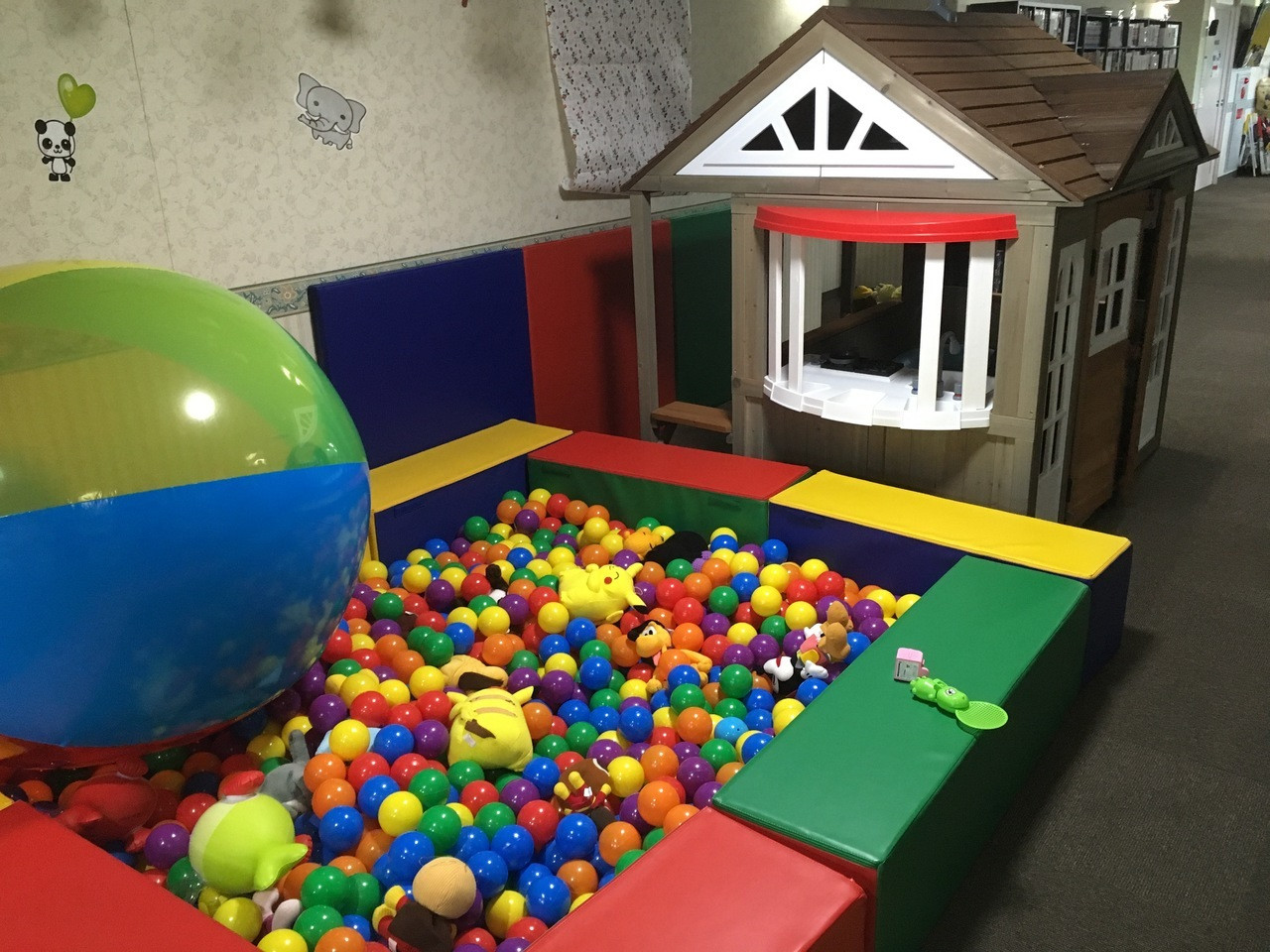 ドリンクバーにお菓子も無料！キッズコーナーもあり4753114