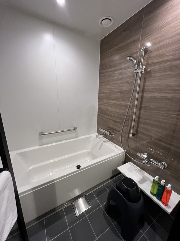 広い！洗面所に入浴剤が3つあって凄く良い香りだった