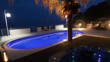 屋内 / 屋外プール / 9