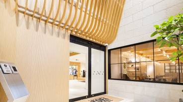 内部エントランス / 2