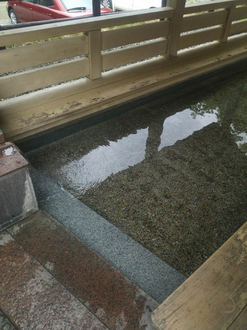 黒部川の川底を足湯で感じてみよう2326796