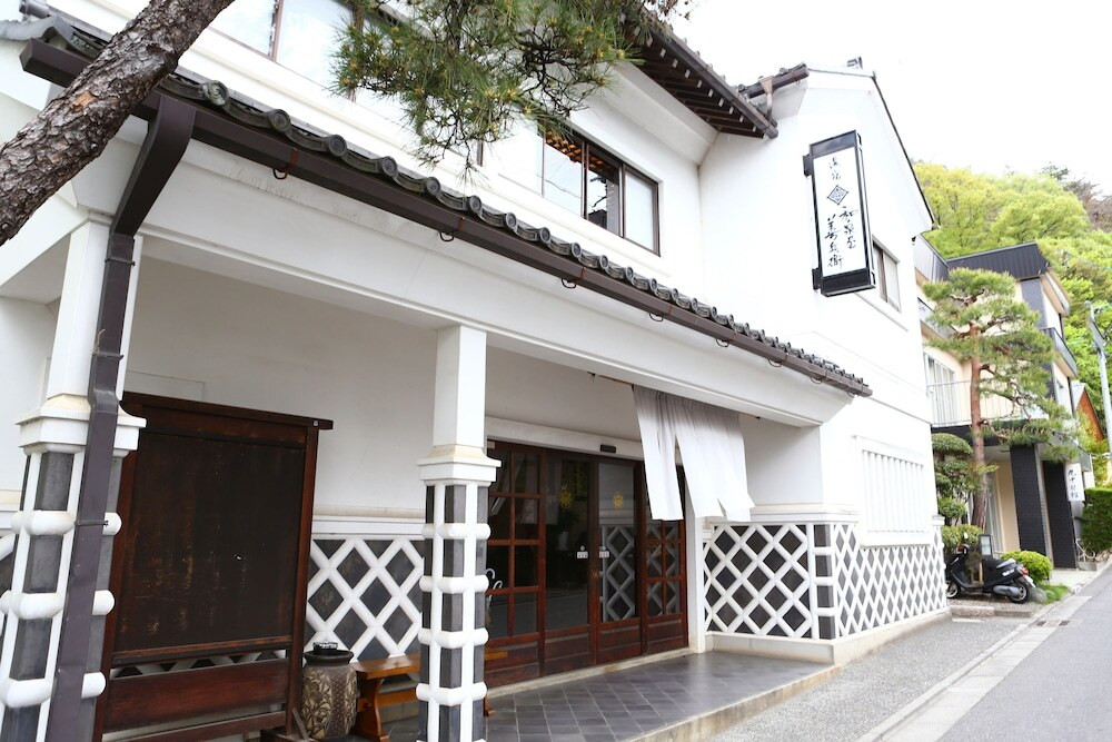 蔵造りの建物が素敵!リーズナブルに泊まれる温泉宿4257052