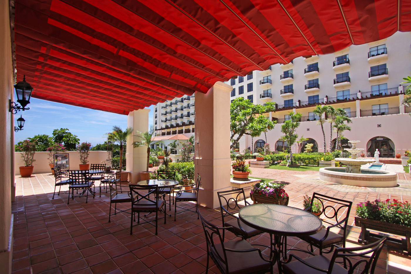 2．ホテル日航アリビラ1849261