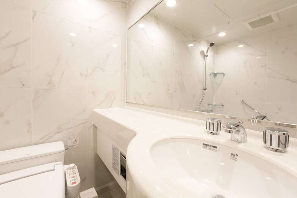 バスルームのシャワー