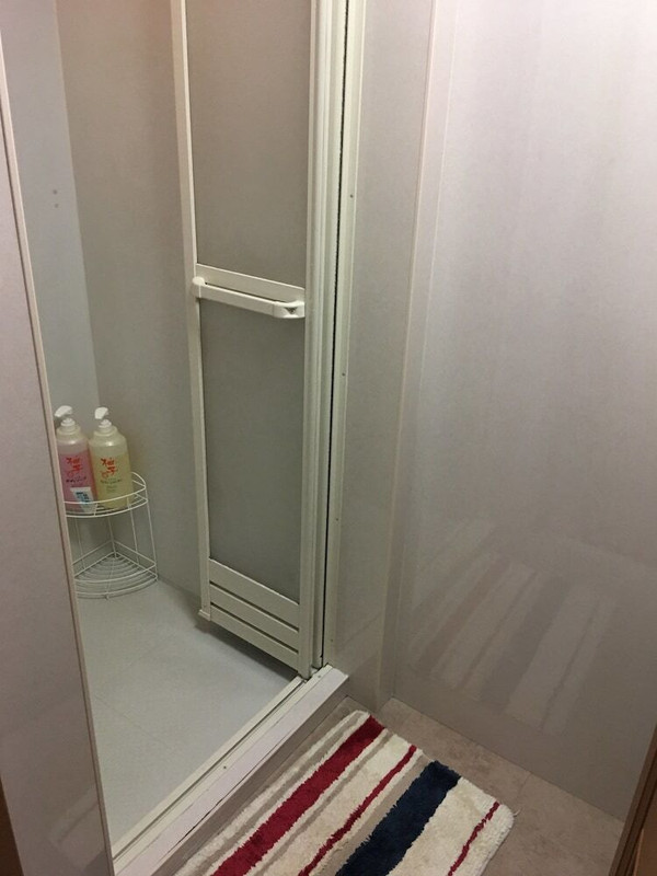 バスルームのシャワー