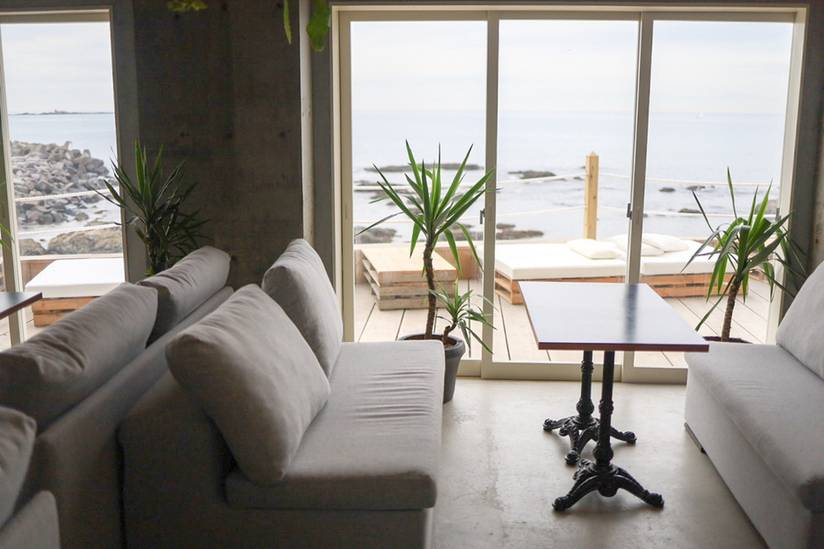 海辺のカフェで
至福のひとときを / 2