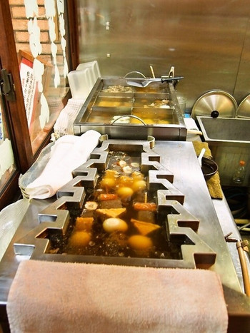 「酒饌亭 灘菊」内観 1136196 おでん鍋が姫路城の形