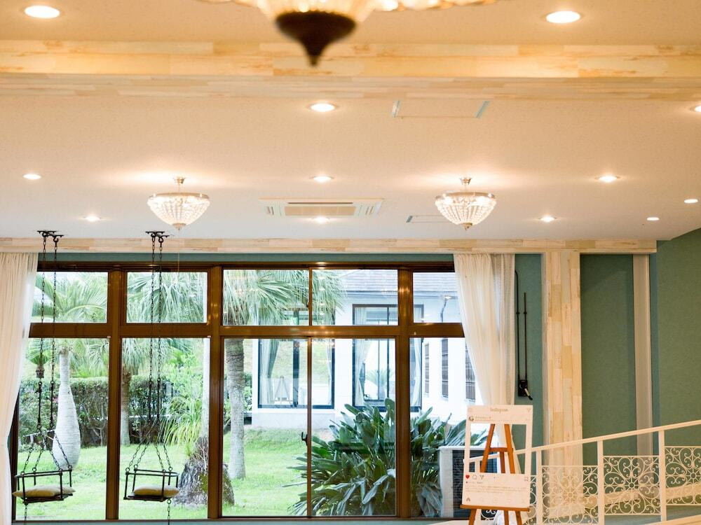 ロビーラウンジ