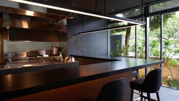 Restaurant Co / 1