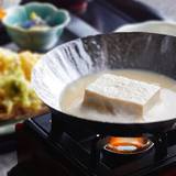 特製の豆乳出汁で煮る美人豆富 / 2