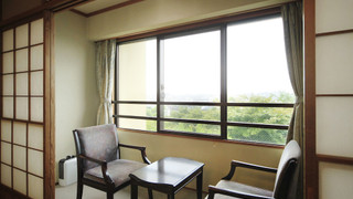 和室　8-10畳　町側