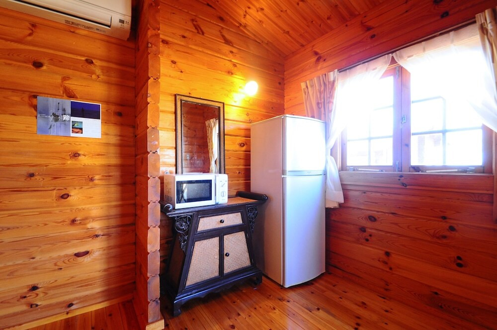 客室内のダイニングエリア