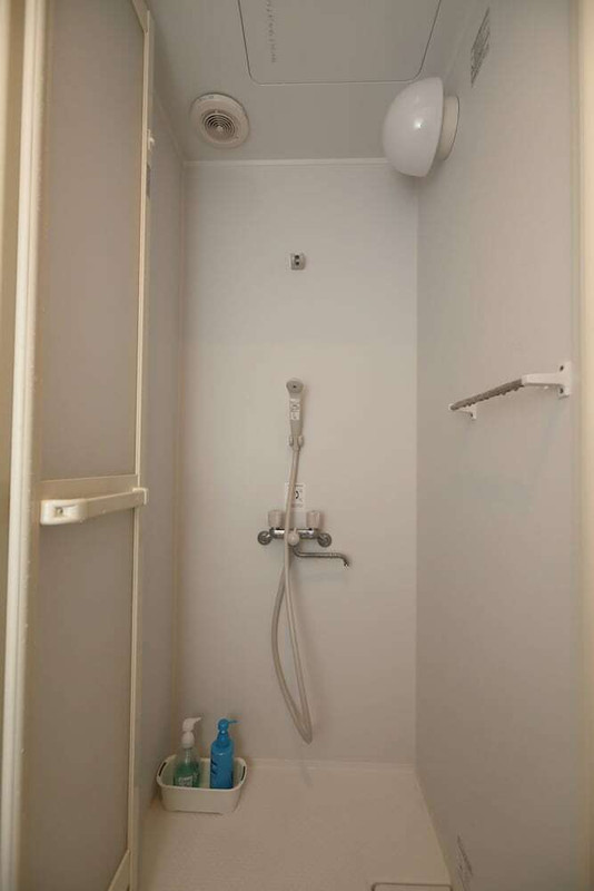 バスルームのシャワー