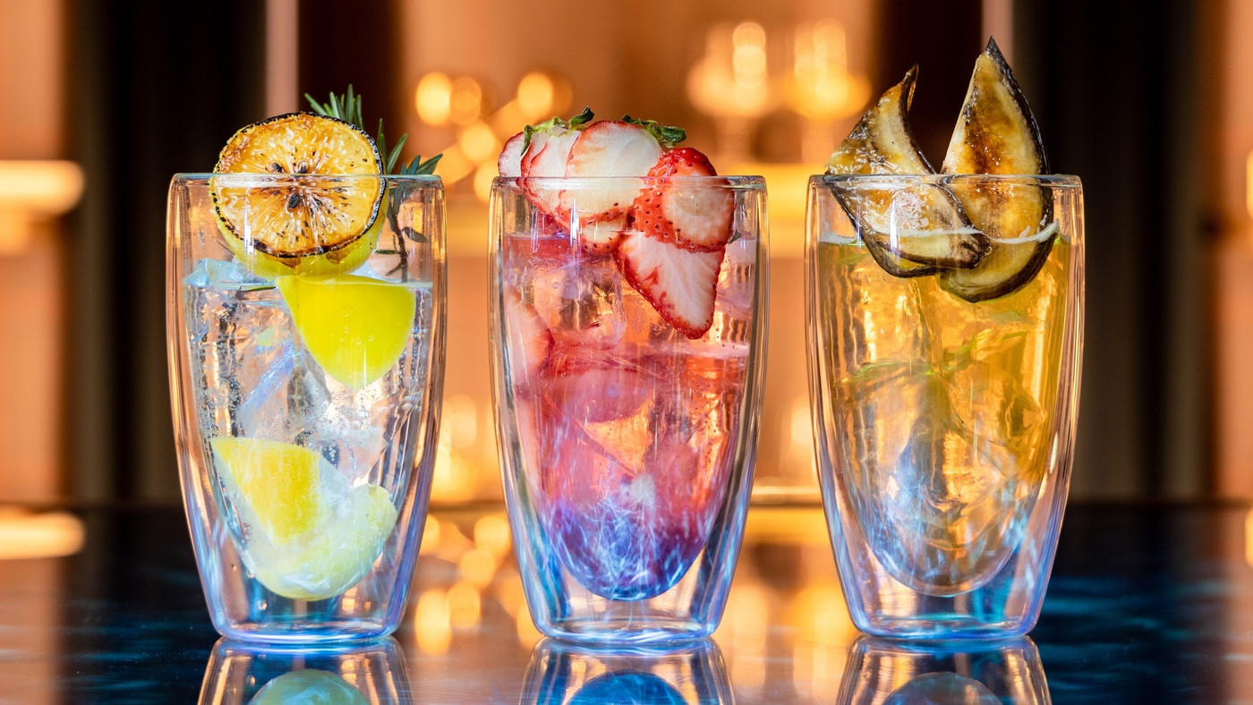 幻想的なロビーはSNS映え間違いなし！非日常を味わえるホテル3655292