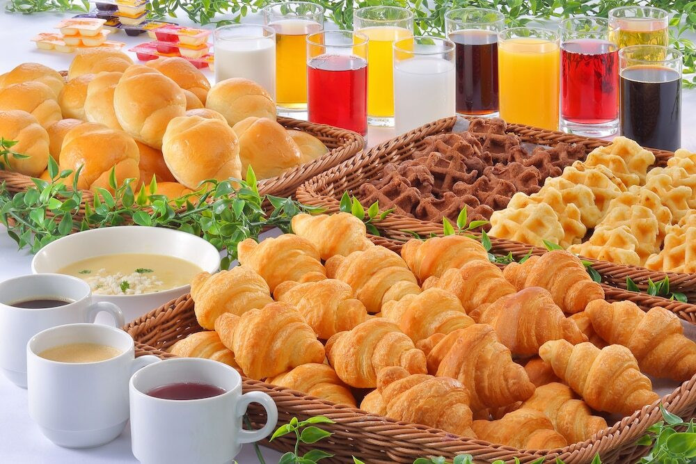 朝食 和洋バイキング パン