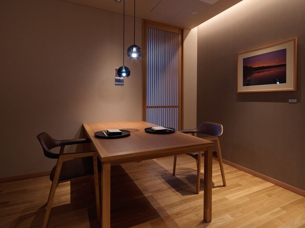 日本料理　料理屋新山
