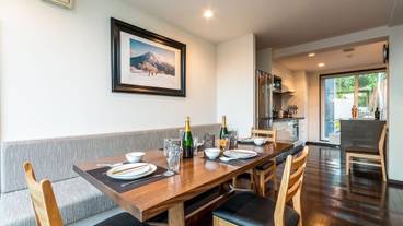 客室内のダイニングエリア / 21