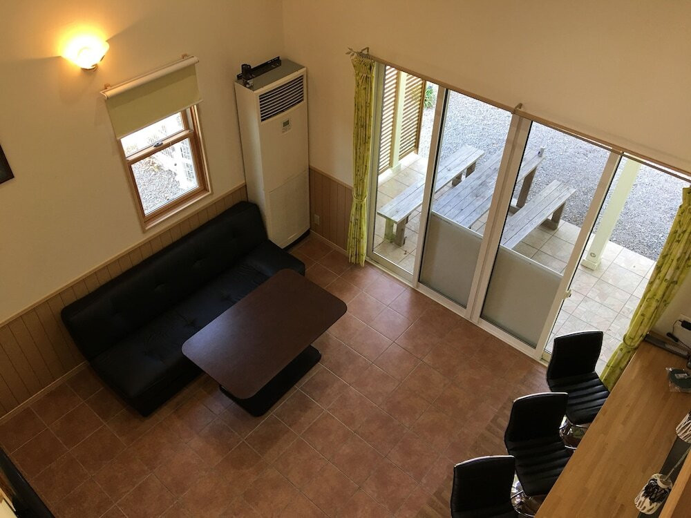 客室内のダイニングエリア