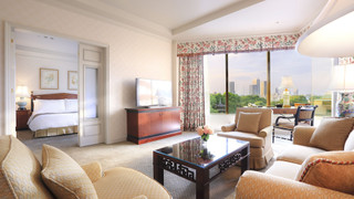 ジュニアスイートキングサイズベッド 1 台　禁煙 ガーデンビュー / ラウンジ&スパご利用付