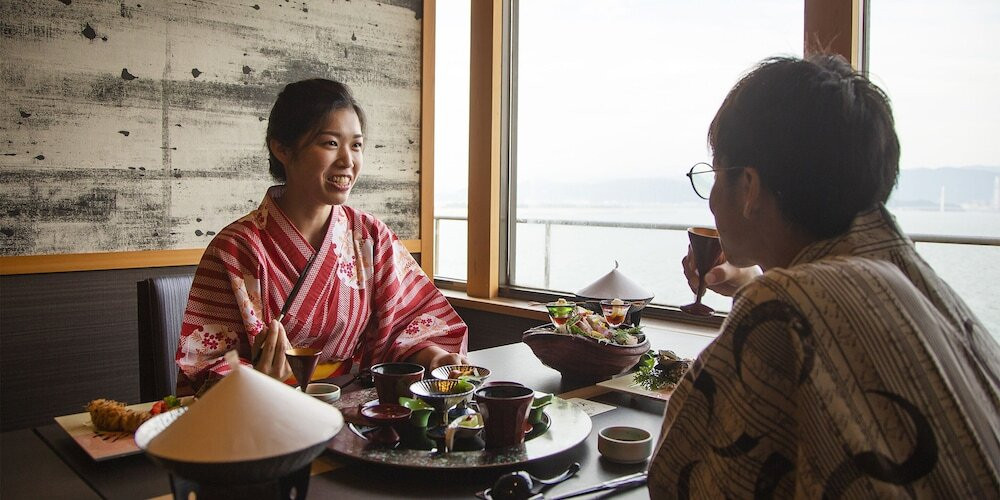 旅館のお食事処