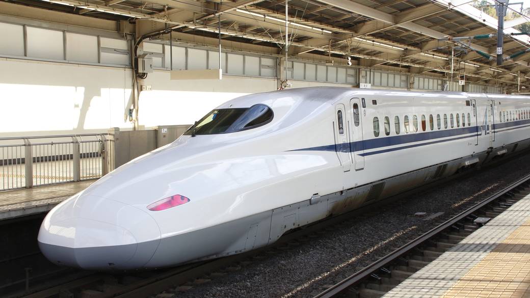 新幹線で熱海駅へ
ゆるりと過ごす家族旅 / 1
