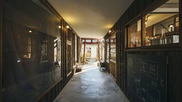 施設の入り口 / 8