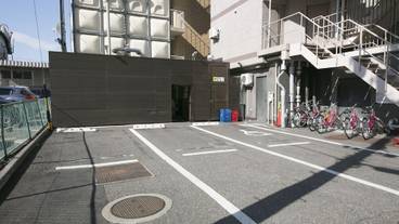 駐車場 / 3