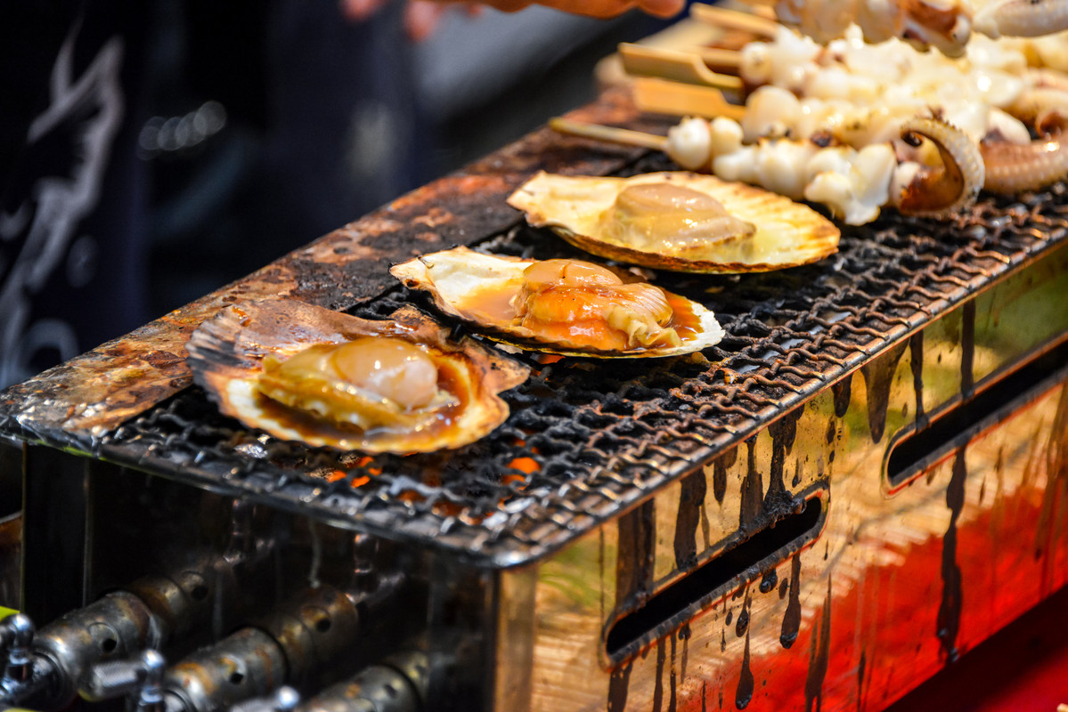 黒門市場の魚介焼き