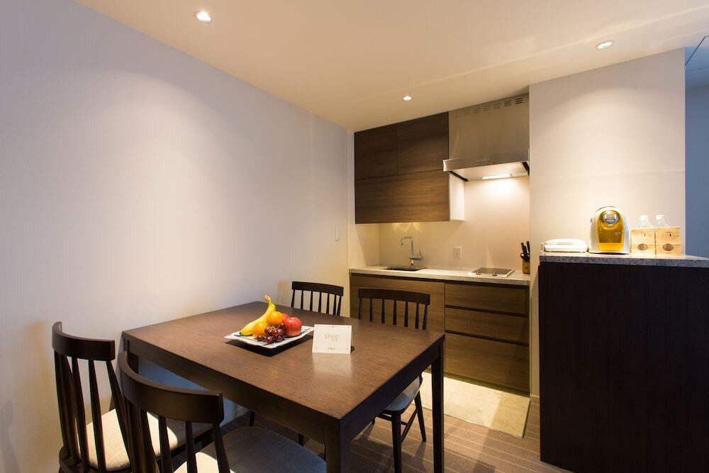 客室内のダイニングエリア