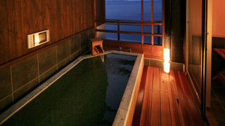 ラグジュアリースイートルーム 畳エリア 露天風呂付き (TYPE P)