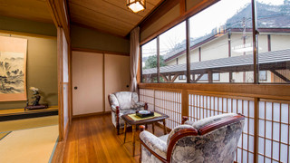 【本館スタンダード2間続】10畳＋フローリング6畳／トイレ付 [和洋室] [禁煙]