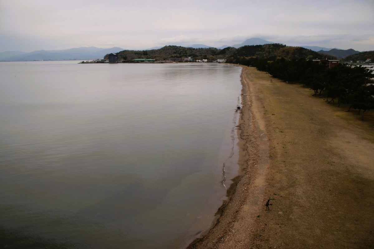 部屋から鳥人間コンテストの浜辺です。