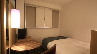 セミ ダブル ルーム 禁煙